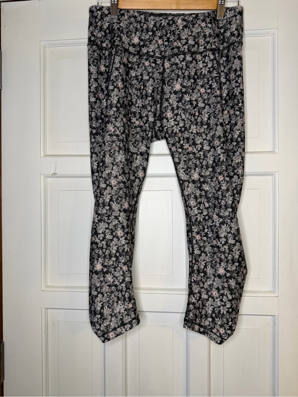 CALIA by Carrie Underwood Black Floral Capri Leggings with Light Pink Detail